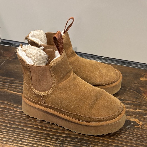 Tan Suede Ankle Boots with Shearling Lining - Picture 4 of 5